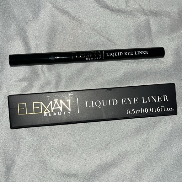 Eyeliner - Picture 2 of 2